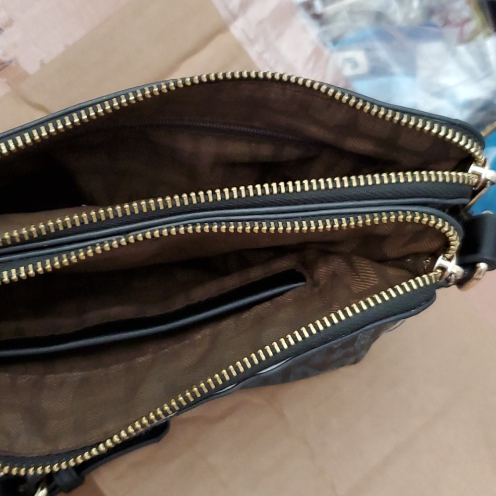 Purses black and gray crossbody. Adjustable strap - Picture 10 of 13
